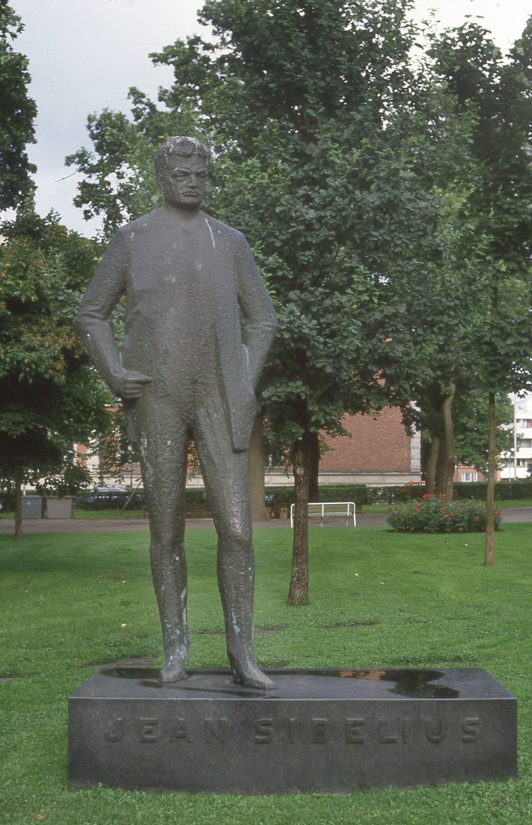 the statue of Jean Sibelius in his home town of Hämeenlinna spotted while I was traveling through Finland